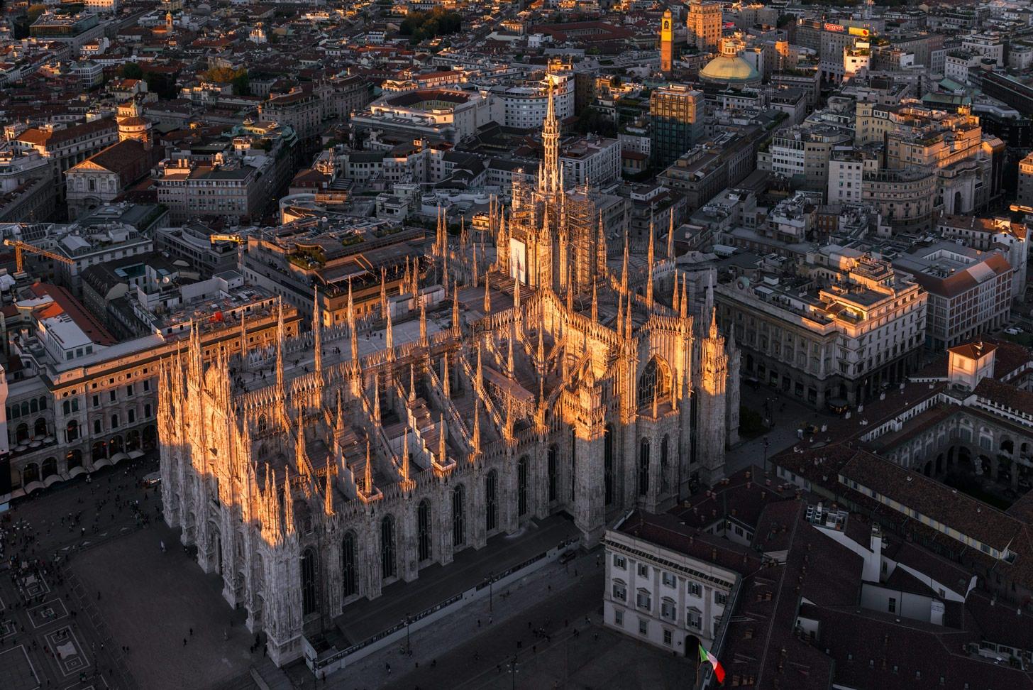 Duomo di Milano, the iconic cathedral at the heart of Milan, served by MC Eurodriver's luxury chauffeur service.
