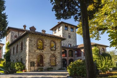 Castello di Casiglio in Erba, elegant historic castle for luxury weddings near Lake Como.