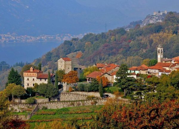 Castello di Rossino overlooking Lake Como and the Adda Valley.