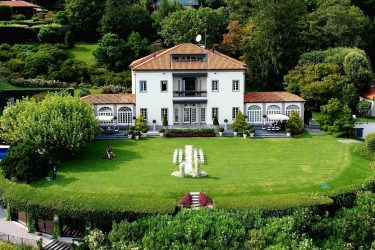 Villa Bonomi in Como, elegant historic villa for luxury weddings near Lake Como.
